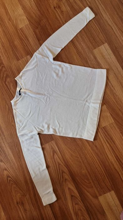 Светр жіночій білий