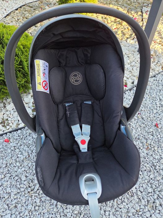 Fotelik cybex Cloud-z i size z adapterami