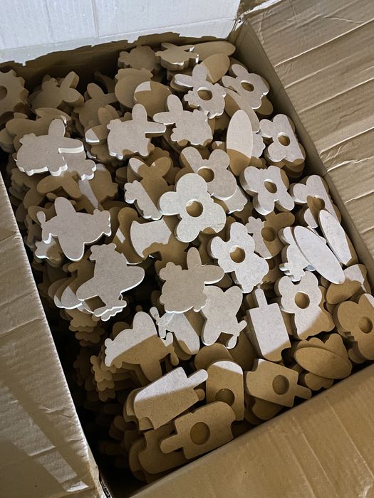 Lote / conjunto molduras, puxadores e material Artes Decorativas