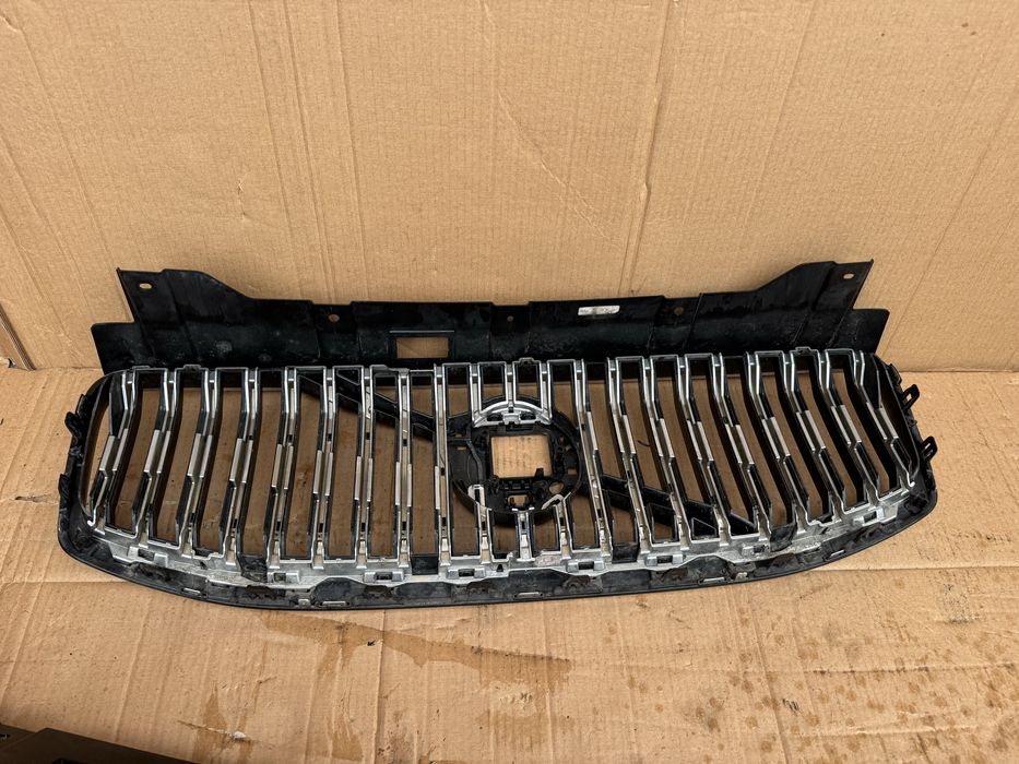 Grill atrapa volvo xc60 lift 2021 do 2025 kamera 32291,019