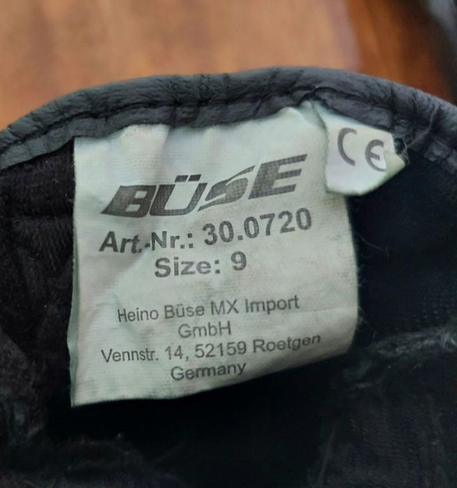Мотоперчатки фірми Alpinestars road оригінал 

Розмір по бірці:  9

До