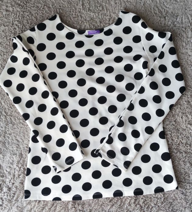 Bluzka damska, z ozdobnymi zameczkami na ramionach rozmiar 36 S