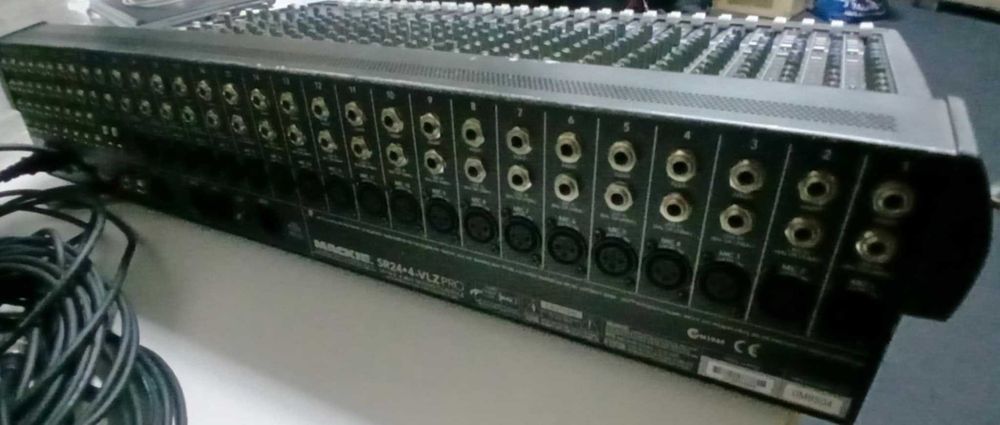 Mackie SR24.4 VLZ Pro