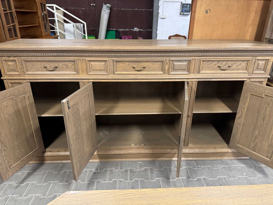 Jadalnia w stylu Hampton zestaw mebli do salonu komoda witryna dąb