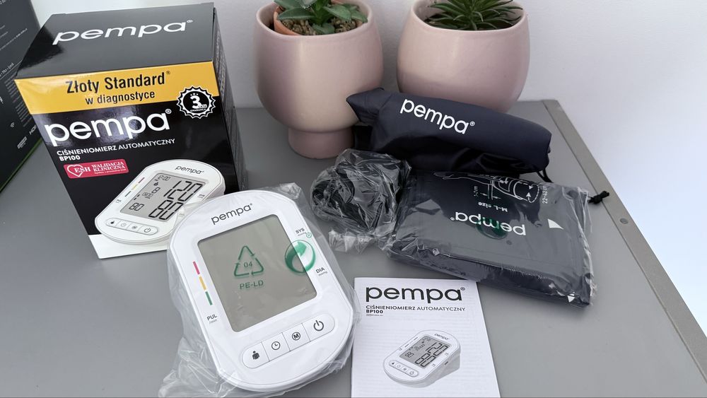Nowy ciśnieniomierz Pempa BP100 z mankietem, bateriami i zasilaczem