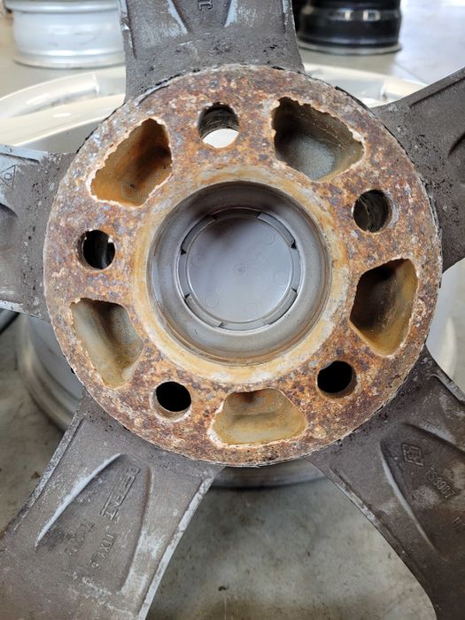 Felgi aluminiowe r 17 ford 5 x 108