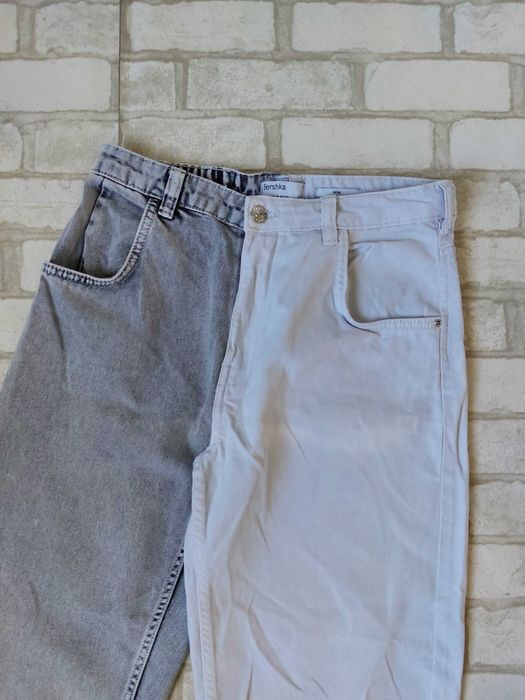 Джинсы мом Bershka двухцветные