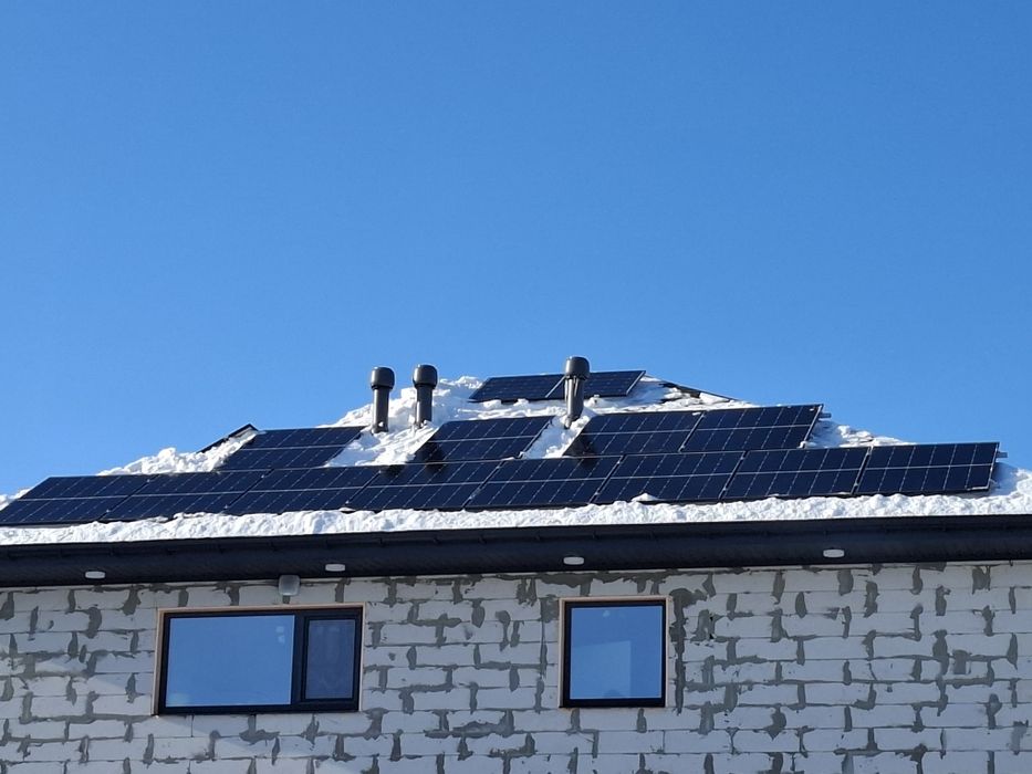 Чистка  - уборка снега с  територии так же криш  СОЛНЕЧНЫХ ПАНЕЛЕЙ