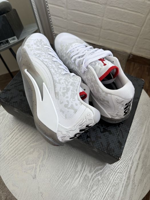 ОРИГІНАЛ! Кросівки Jordan Zion 3 White/Uniersity Red DR0675-106 розмір 45 (29см)