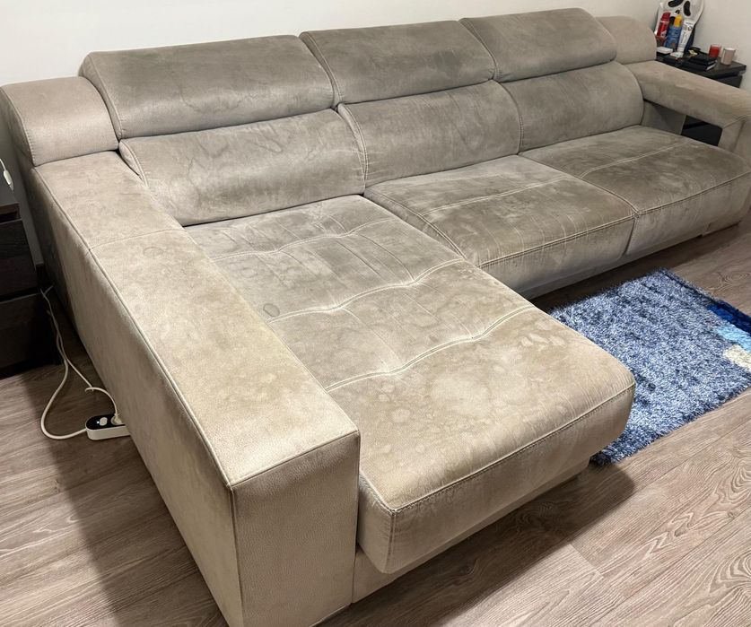 Sofá com chaise longue