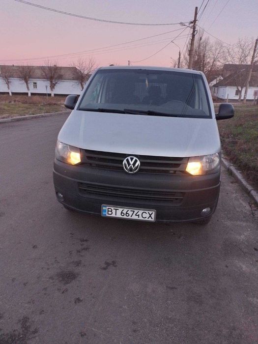Автомобіль Volkswagen Transporter T5