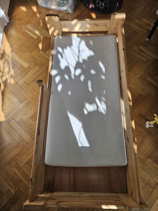 Łóżko dziecięce 140×60 lite drewno.