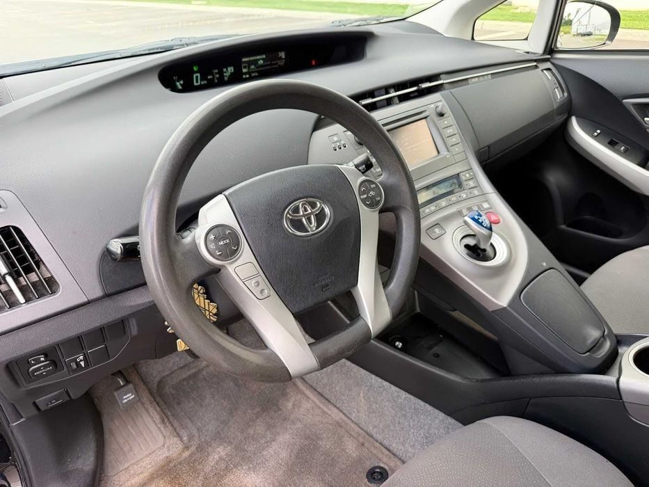 Toyota Prius Four      2015