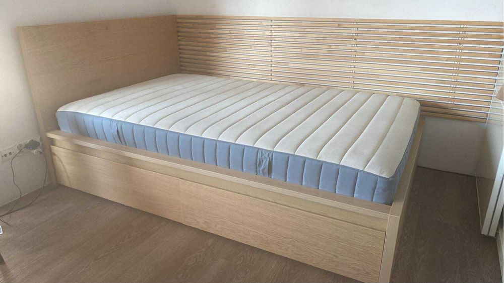 Łóżko Malm 140/200 plus strlaż ,materac i zagłówek