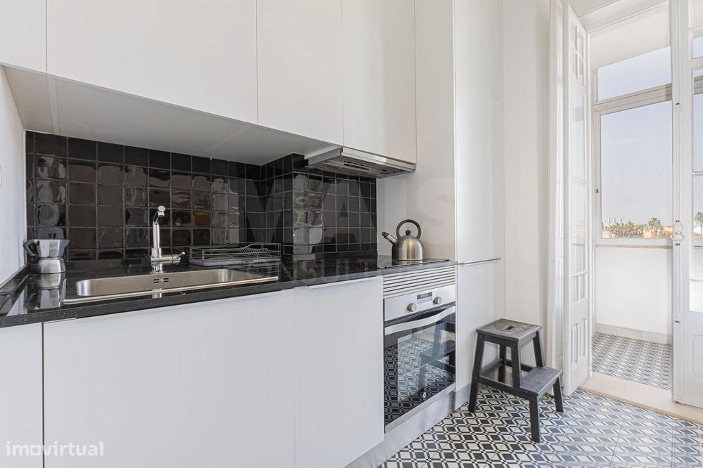 T6 com 130m2 Vista Rio à Rua da Junqueira - Belém