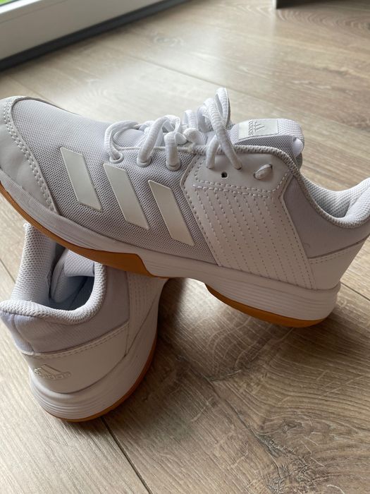 Buty białe Adidas Ligra rozmiar 35 halowe 6 Youth D97703