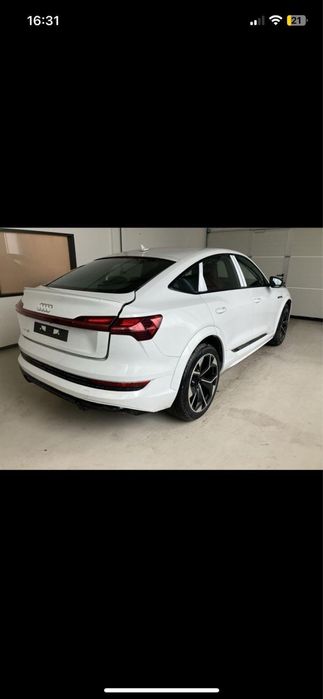 Капот Audi E-Tron колір-S9R