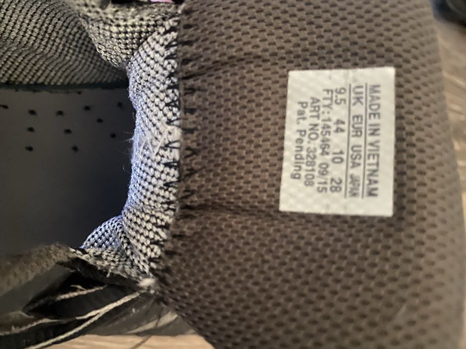 Кросівки фірми “Salomon”.