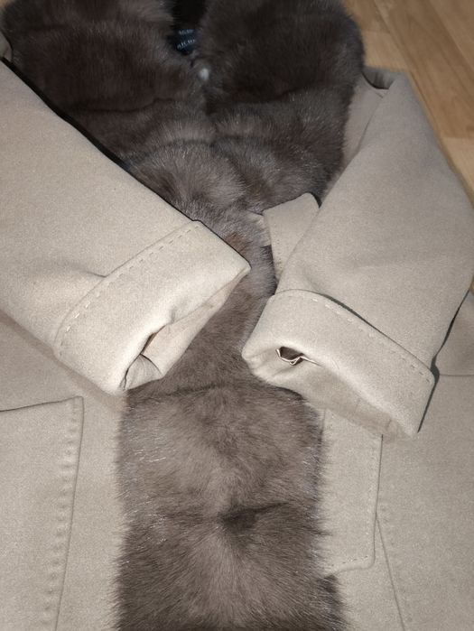 Пальто женское с натуральным мехом