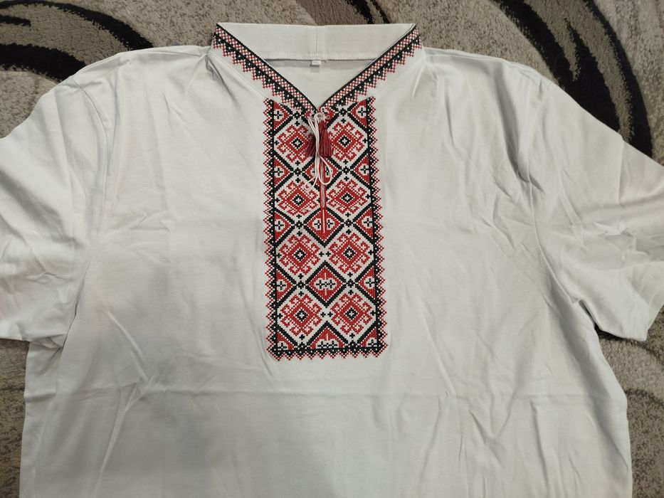 Трикотажна вишиванка чоловіча з коротким рукавом