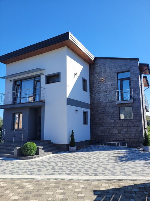 Продам  будинок з ремонтом,земля - 8,6 сот,в р-н вул. Г. Миколаєва