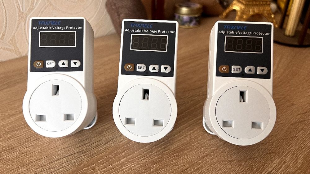 реле  бар'єр напруги UK вилка