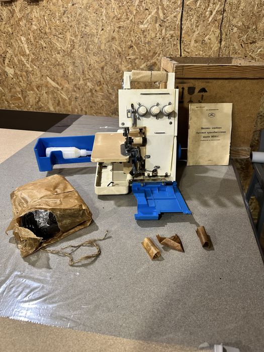 Оверлок трёхнитка.