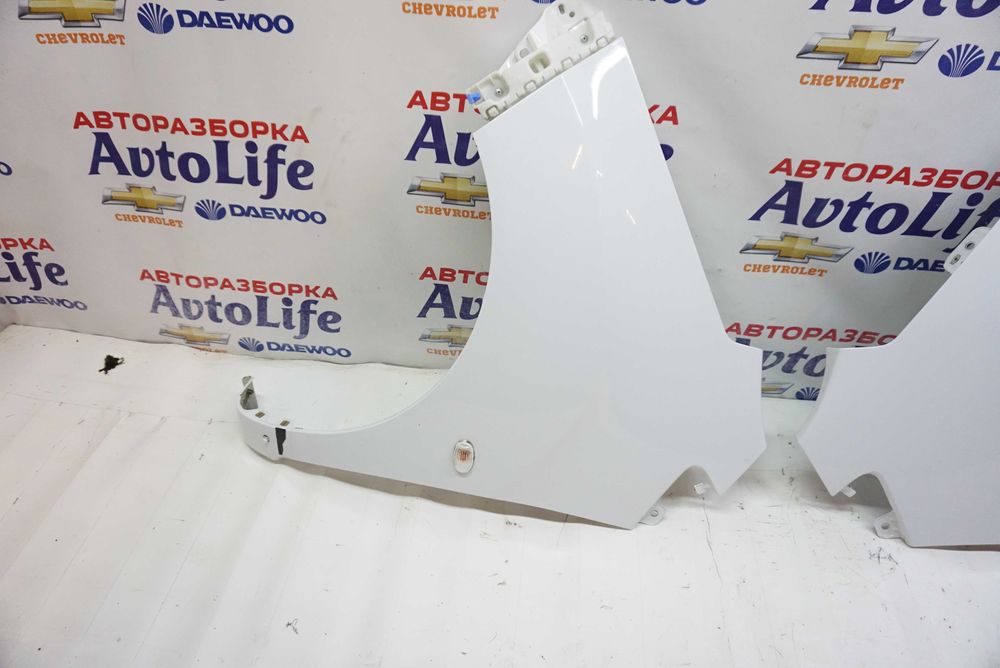 Крило переднє Chevrolet Spark\Шевроле Спарк M300
