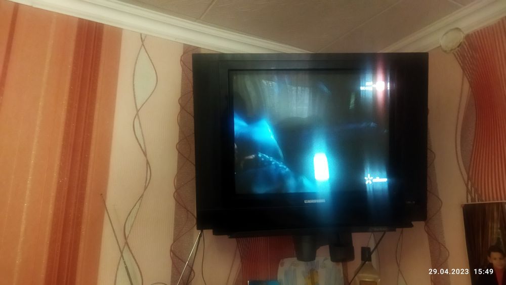 Продам телевизор