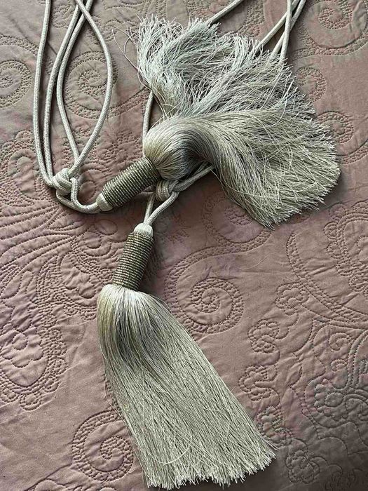 підхопи для штор з кистями