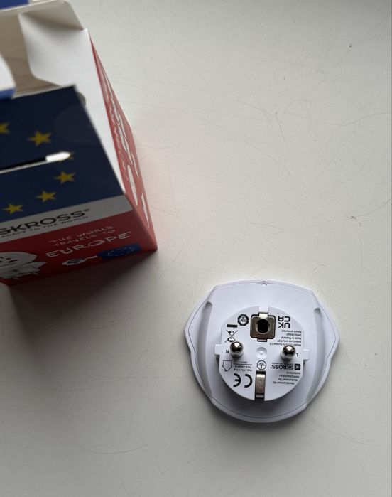 Мережевий адаптер для подорожей