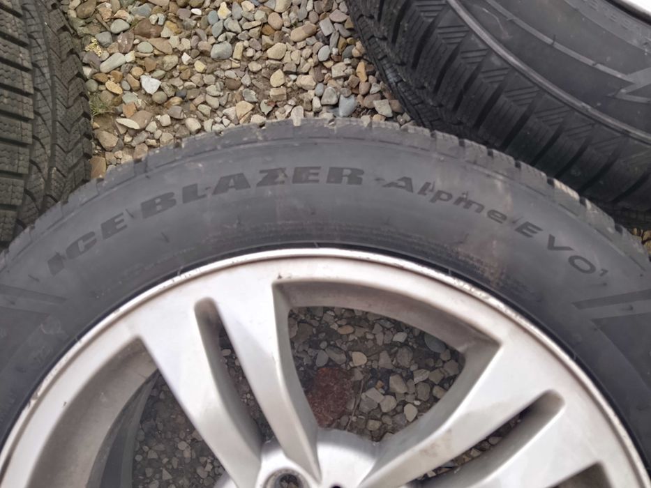 Felgi BMW 17" z oponami sailun