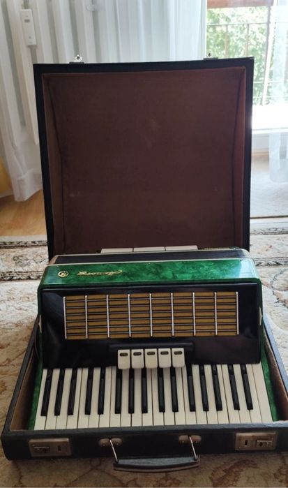 Vintage Akordeon fortepianowy Akkord Altair zielony, nieużywany+etui