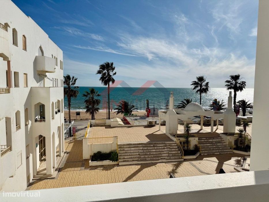 Apartamento T2 renovado com vista mar e garagem a 50m da praia - Qu...