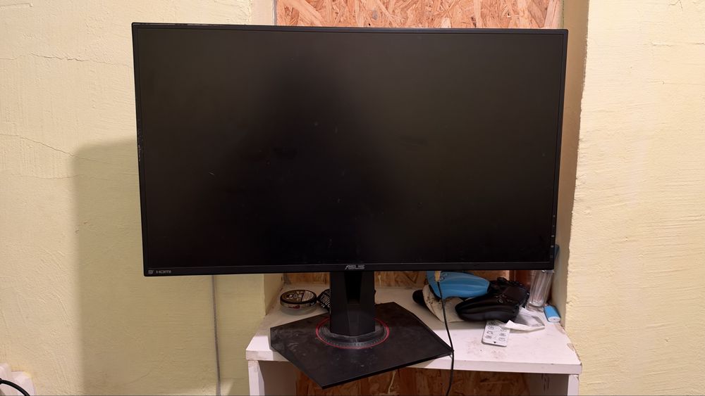 ASUS VG278QR 27” 165 Hz.