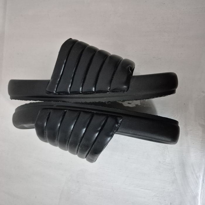 Klapki meskie Czarne  42  Reserved Buty