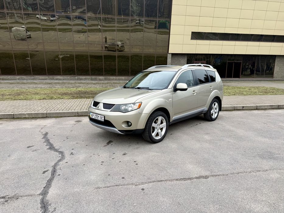 Mitsubishi Outlander XL