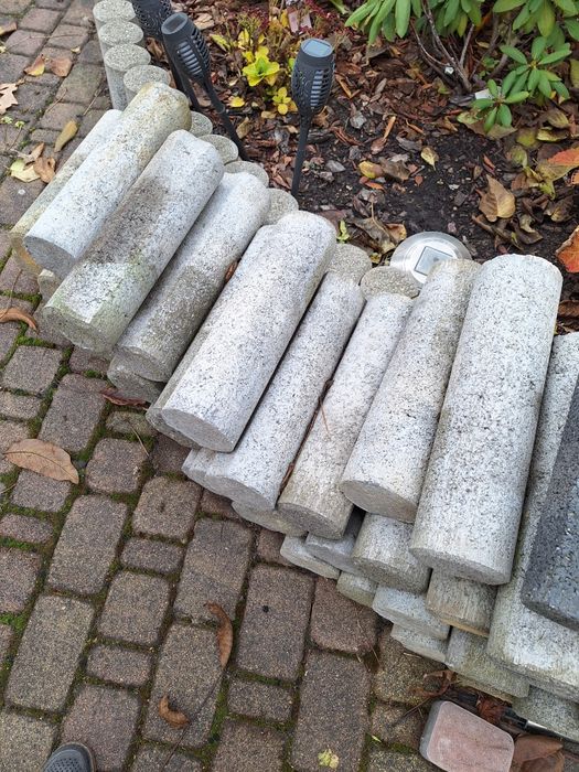 50 szt. betonowych elementów ogrodowych – obrzeża, palisada