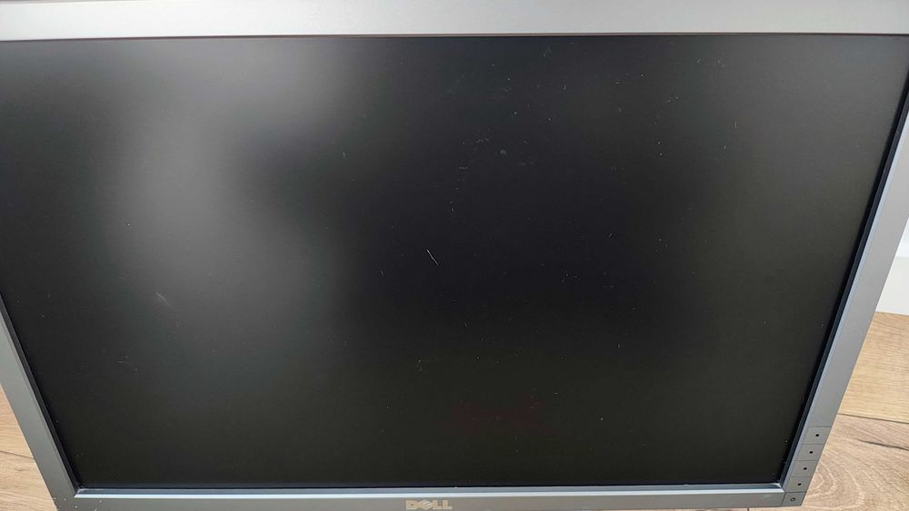 Monitor Dell P2210 – sprawny, do biura / domu / Odbiór osobisty