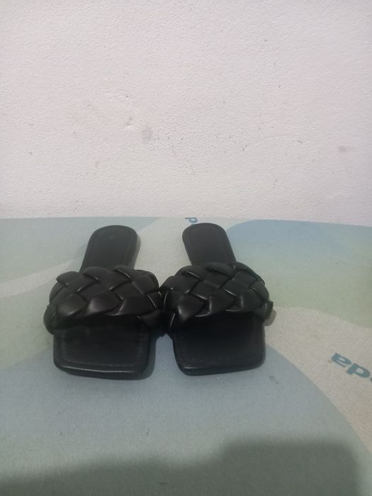 Chinelas  pretas n38