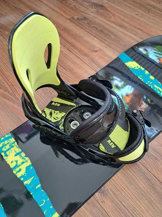 deska snowboardowa 138 z wiązaniami