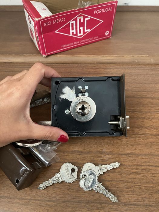 Fechadura Nova 3 chaves