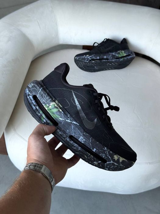 Оригинал Nike Vomero Premium Realtree Camo Black (IO7325 001) оригінальні чоловічі кросівки для бігу професійні найк вомеро преміум