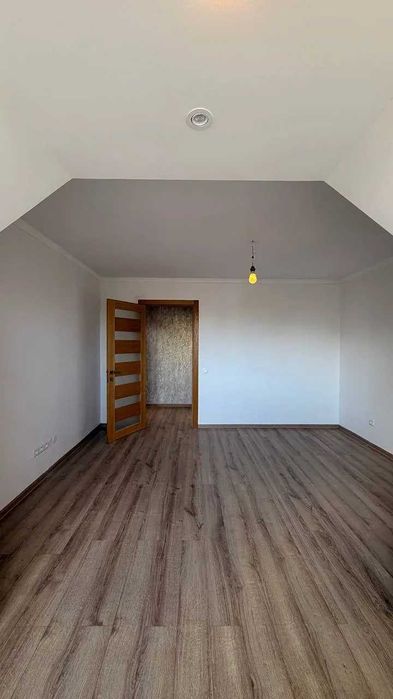 2-кімнатна квартира з ремонтом по вул. Кисілевської