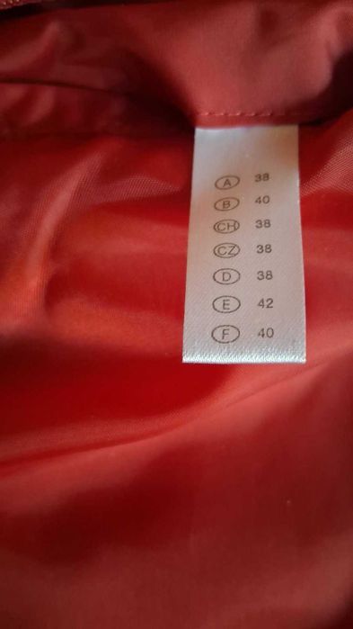 Пухова куртка Yessika C&A пуховик зимова куртка розмір  М