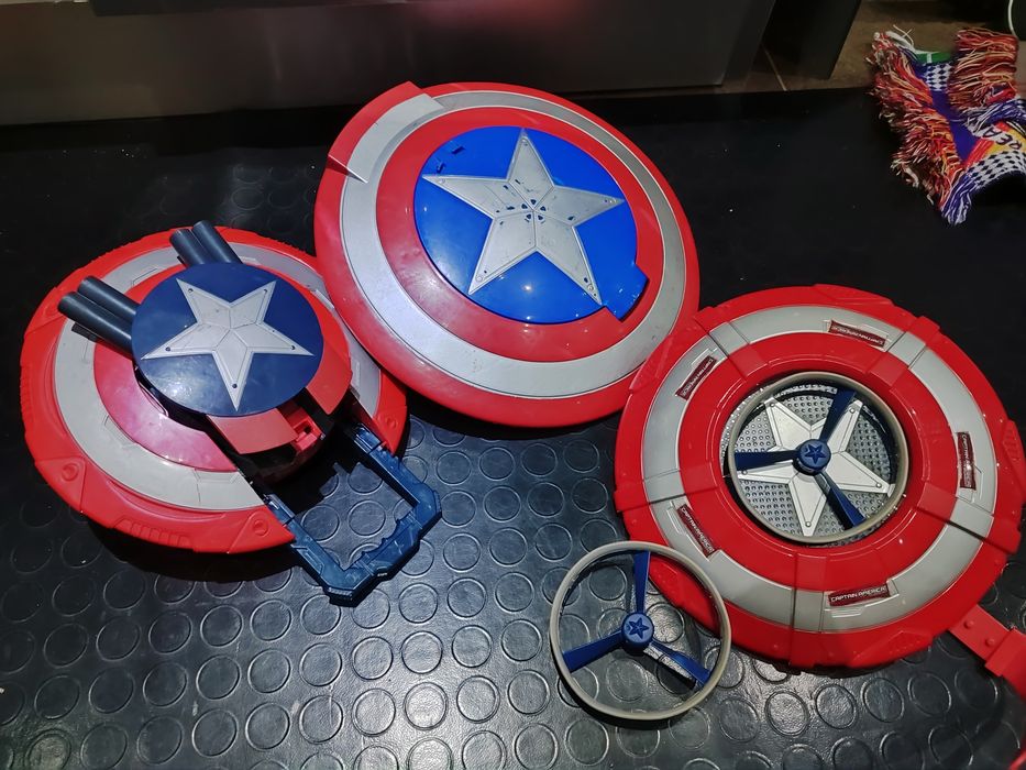 Escudos e capacete capitão América
