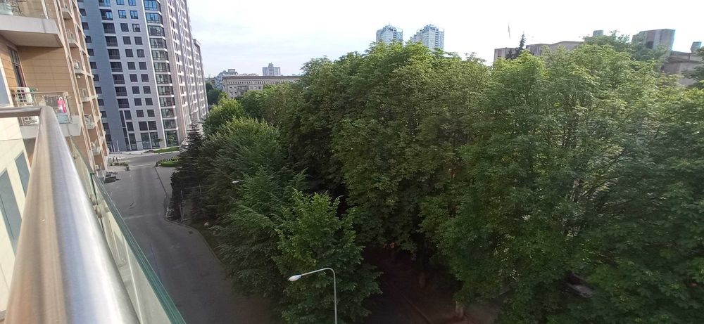 ЖК преміум-класу «Crystal Park»,парк Багряного,М «Шулявська» та «КПІ»