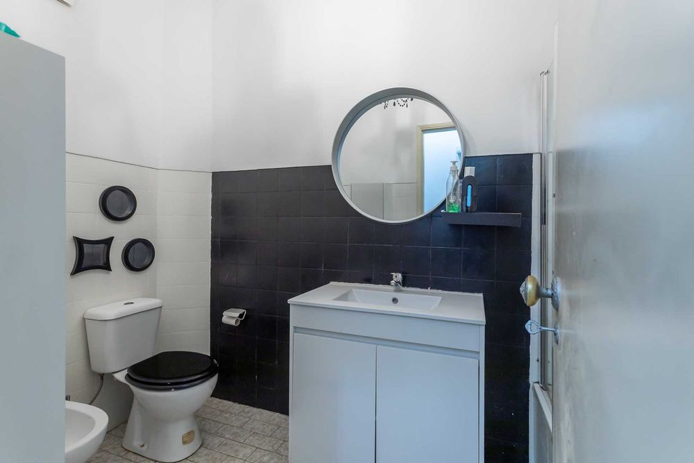 apartamento T2, em R/C, com 80m2 de ABP + 6m2 de área dependente (arrecadação) em Trajouce, São Domingos de Rana