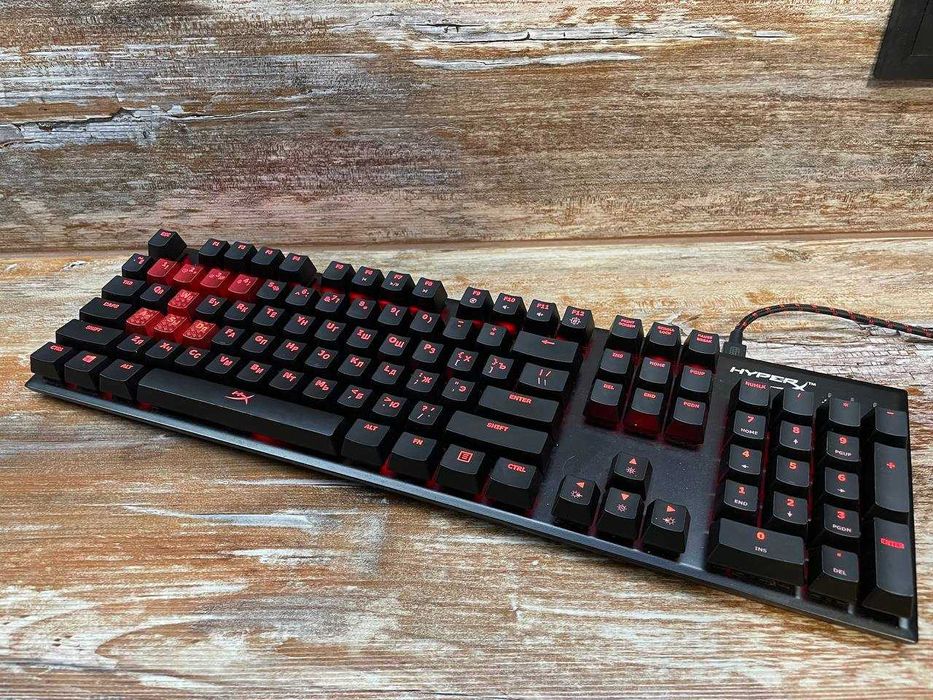 Топовая механическая клавиатура HyperX Alloy FPS Cherry MX Blue