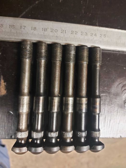 rozdzielacz fendt case john deere fiat deutz international korbowód .